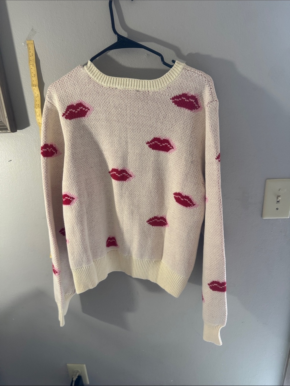 Cream Knit Sweater with Pink Lip Print - Picture 6 of 8